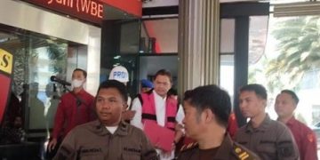 Kejagung Tahan Anggota BPK Achsanul Qosasi