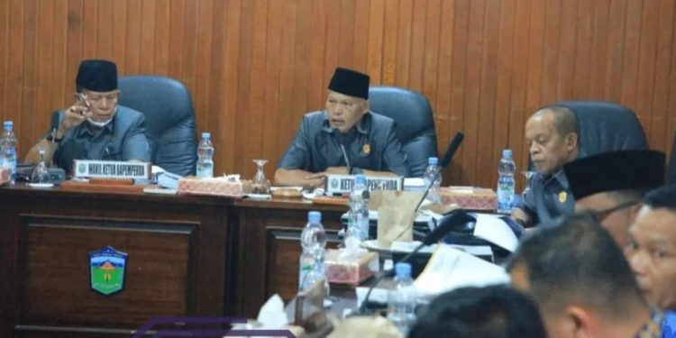 Bapemperda DPRD Sungai Penuh Gelar Rapat Kerja