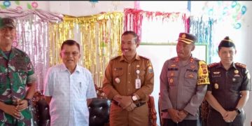 Jusuf Kalla Kunjungi Warga Yang Terdampak Banjir di Kabupaten Kerinci