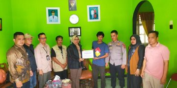 Cahaya Harapan dalam Kesedihan, KPU Tebo Sumbangkan Santunan untuk Keluarga Almarhumah KPPS