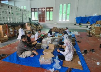 135 Masyarakat Digandeng KPU Tebo untuk Lipat Surat Suara DPRD