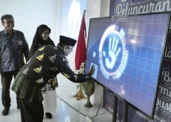 Bupati Tanjung Jabung Barat Resmikan Peluncuran Buku Batik dan Berikan Bantuan kepada Perpustakaan Desa