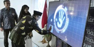 Bupati Tanjung Jabung Barat Resmikan Peluncuran Buku Batik dan Berikan Bantuan kepada Perpustakaan Desa