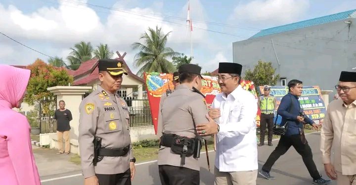Bupati UAS Hadiri Serah Terima Jabatan Kapolres Tanjab Barat