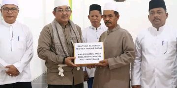 Bupati Tanjabbar Kunjungi Desa Margo Rukun dalam Safari Jumat Berkah, Sampaikan Beragam Program Pembangunan