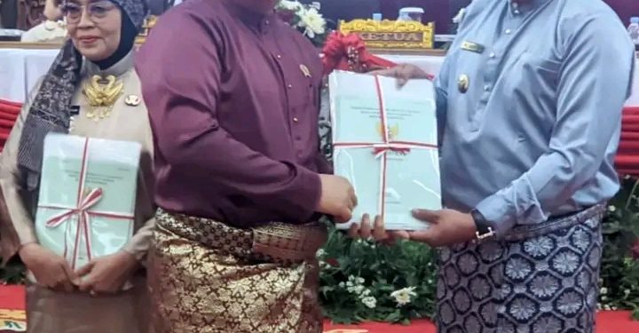 Wakil Bupati Tanjab Barat Hadiri Rapat Paripurna DPRD Peringati Hari Jadi ke-67 Provinsi Jambi