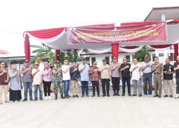 Ketua DPRD Tanjab Barat Hadir Pelepasan Distribusi Logistik Pemilu