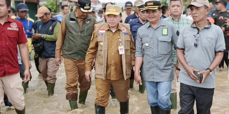 Gubernur Al Haris Pantau Langsung Kondisi Warga Terdampak Banjir dan Longsor di Kerinci dan Sungai Penuh