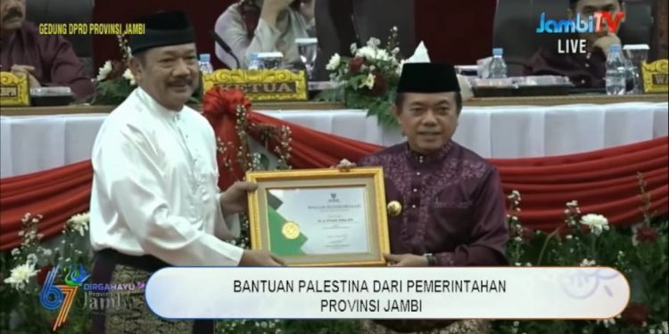 HUT ke-67 Provinsi Jambi: Gubernur Al Haris Terima Penghargaan dari Baznas RI
