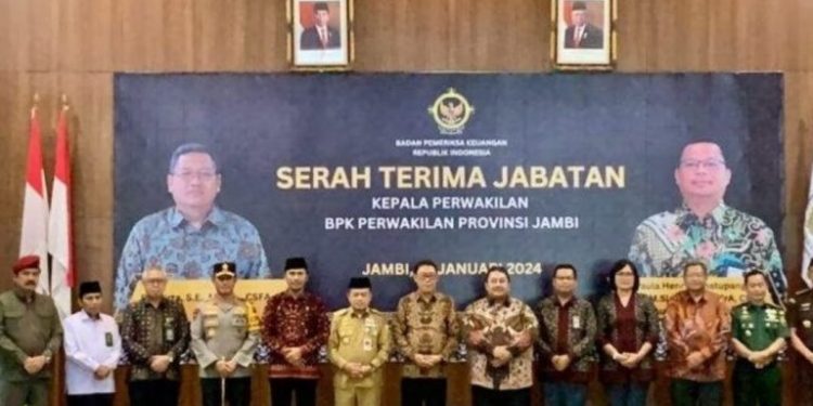 Ketua DPRD Provinsi Jambi Edi Purwanto Hadiri Serah Terima Jabatan Kepala BPK Perwakilan Provinsi Jambi