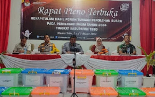 Pleno Rekapitulasi Perhitungan Perolehan Suara Pemilu Tingkat Kabupaten Sukses