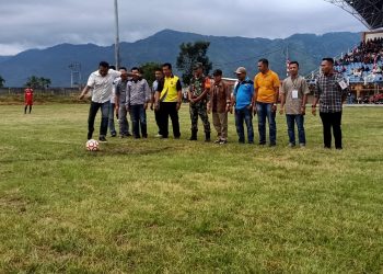 Camat Tanah Kampung Buka Turnamen PSTK Cup 2024