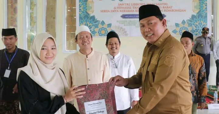 Wabup Hairan Hadiri Halal Bihalal Santri Lirboyo