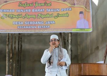 Bupati UAS Laksanakan Safari Jumat di Masjid Agung Riyadhul Jannah