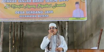 Bupati UAS Laksanakan Safari Jumat di Masjid Agung Riyadhul Jannah
