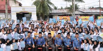 Bupati UAS Serahkan SK Kepada 1467 PPPK Formasi 2023