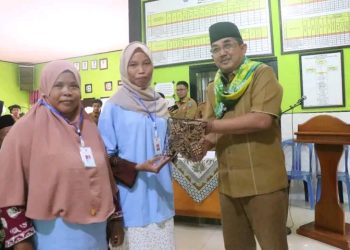 Bupati Beri Atensi kepada Pejabat Pemdes Jati Emas agar waspada dalam penggunaan APBDesa