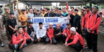 Bupati UAS Buka Turnamen Gasing di Desa Mekar Alam