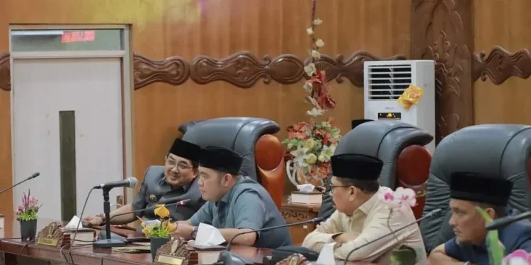DPRD Tanjab Barat Gelar Paripurna Dengarkan Pandangan Umum DPRD Terhadap LKPJ Bupati