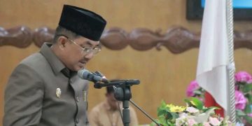 Bupati Tanjab Barat Sampaikan Tanggapan atas Tiga Rancangan Perda di Rapat Paripurna