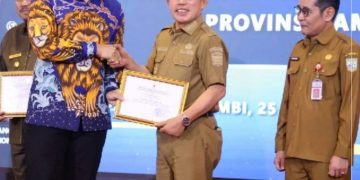 Wako Ahmadi Terima Penghargaan PTSL Dari Mentri ATR/BPR RI