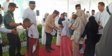 Peringati 10 Muharram, Gubernur Al Haris Berbagi Kebahagiaan Bersama Ribuan Anak Yatim