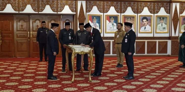 Gubernur Al Haris Lantik Muzakir Jadi Kadis PUPR Jambi