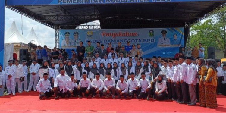 Pengukuhan Kades dan BPD se-Tebo, Gubernur Al Haris: Manfaatkan Jabatan untuk Membangun Desa