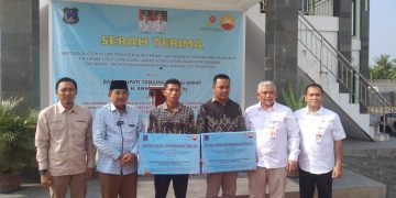 Tingkatkan Kesejahteraan Masyarakat, SKK-Migas PetroChina Serahkan Bantuan Ternak Sapi