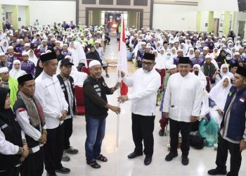 Sekda Sudirman Sambut Kepulangan 446 Jemaah Haji Jambi Kloter 25
