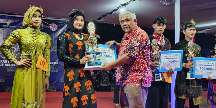 Dukung Pengrajin Batik, PetroChina Turut Meriahkan Hari Jadi Tanjab Barat