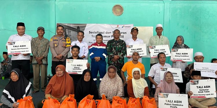 Peduli Lingkungan Wilayah Operasi, Pertamina EP Jambi Bagikan Sembako dan Bantu Perlengkapan Fasum di Acara Syukuran Tajak Sumur