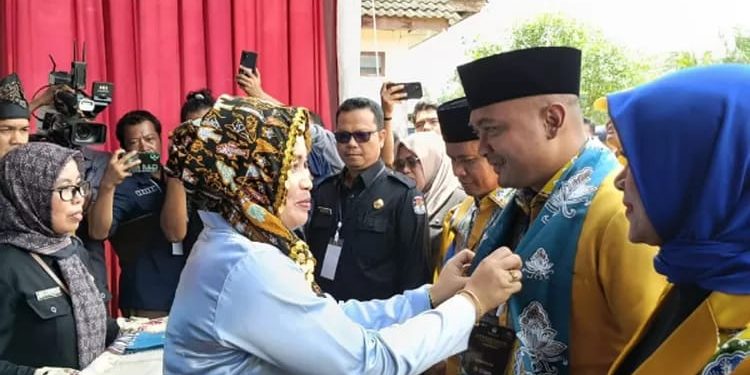 KPU Kabupaten Tebo Sambut Pasangan ARB Nazar Saat Pendaftaran Calon Bupati dan Wakil Bupati