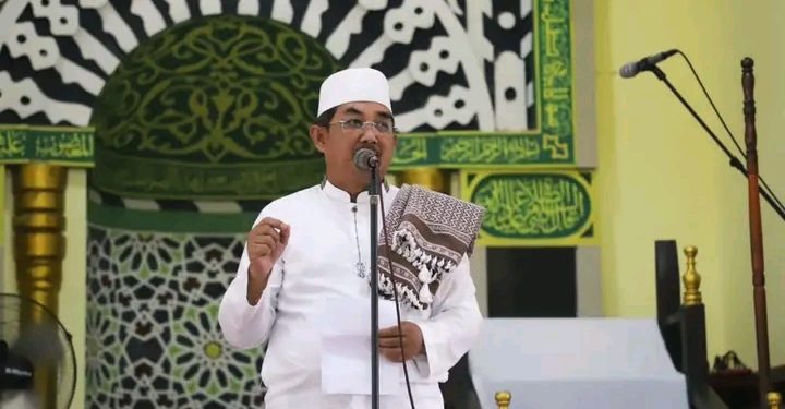 Safari Jumat di Masjid Nurul Jami, Bupati Tanjab Barat Soroti Peningkatan Ekonomi dan Penurunan Kemiskinan