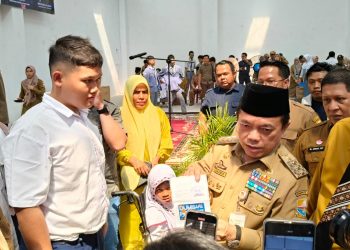 1.259 Siswa Tidak Mampu di Kota Jambi Terima Dumisake Pendidikan Gubernur Al Haris