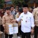 Al Haris Serahkan Dumisake Bantuan Pendidikan dan Modal UMKM di Kerinci