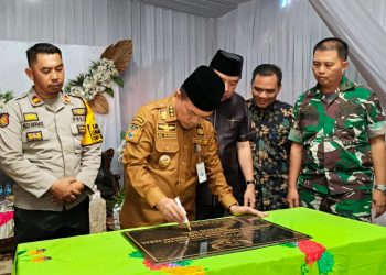 Al Haris Gubernur Jambi Resmikan Desa Persiapan Sungai Tebal