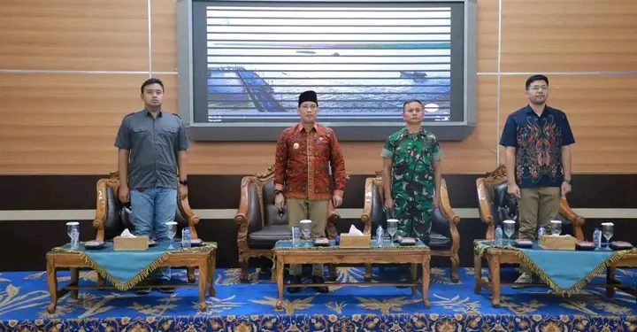 Sinergi Jelang Pilkada: Pjs Bupati Tanjab Barat Gelar Rapat Koordinasi Bersama Forkopimda