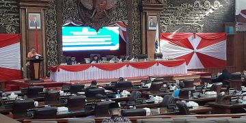 Rapat Paripurna Diawali Debat, Hingga Walkout nya Anggota DPRD dari Ruang Sidang