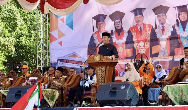 Ketua DPRD Provinsi Jambi Edi Purwanto: Saya Bangga Berdiri Didepan 6000 Mahasiswa Baru Universitas Jambi