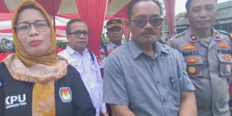 Simulasi Pemungutan dan Penghitungan Suara Pilkada Serentak 2024 Di KPU Tebo