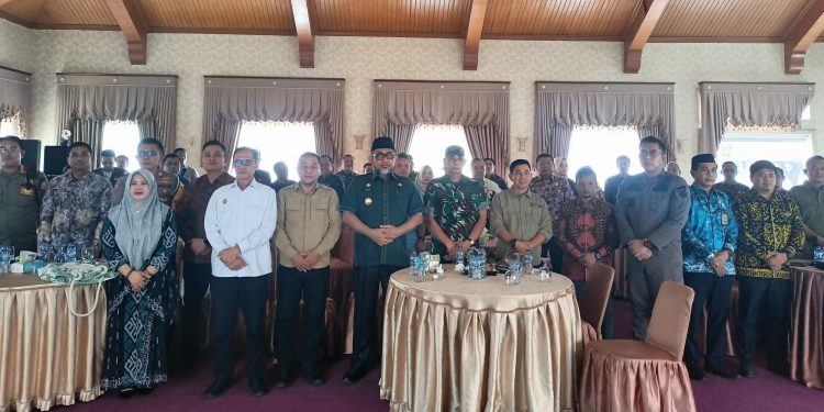Pantau Persiapan Pilkada di Tanjab Timur: Pjs Gubernur Sudirman Minta TNI dan Polri Kawal Ketat Pendistribusian Logistik