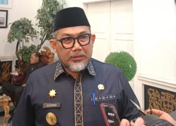 Pjs Gubernur Sudirman Apresiasi Pandangan Umun Fraksi DPRD Terhadap RAPBD 2025