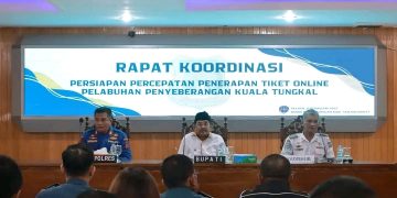 Demi Layanan Prima, Bupati UAS Mulai Terapkan Sistem Tiket Online di Pelabuhan Penyeberangan Kuala Tungkal