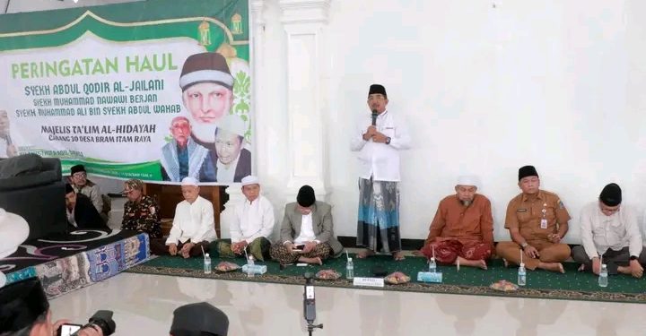 Bupati Tanjab Barat Hadiri Haul Syekh Abdul Qadir Al-Jailani di Bram Itam