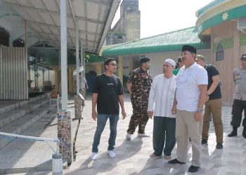 Bupati UAS Pimpin Langsung Gotong Royong Masjid dalam Rangka Menyambut Ramadhan 1446