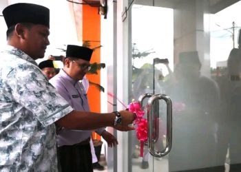 Sekda Tanjab Barat Hadiri Peresmian Kantor Dinas PMD