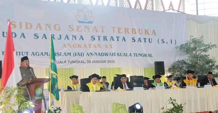 Bupati Tanjab Barat Hadiri Wisuda Angkatan XX Institut Agama Islam (IAI) An Nadwah Kuala Tungkal