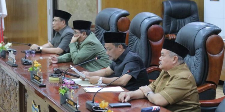 DPRD Tanjabbar Gelar Paripurna Pertama Penyampaian Nota Pengantar Raperda inisiatif dan LKPJ Bupati