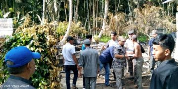 Ketua Komisi III DPRD Tanjab Barat Albert Chaniago Kunjungi Korban Kebakaran di Kuala Betara